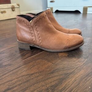 Women's Diba True River Queen Leather Bootie